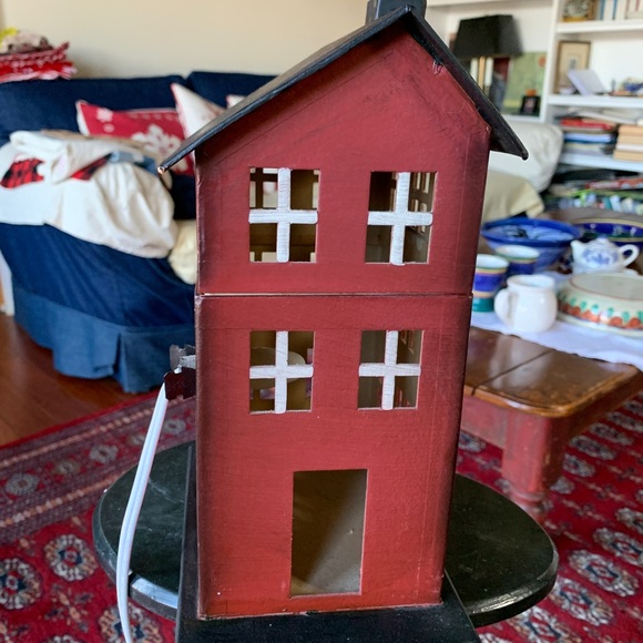 House Light - Picture 10 of 14